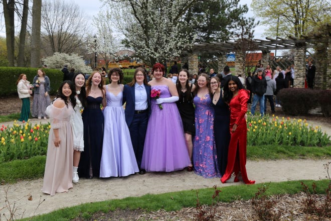 Muskego High School students pose for a prom photo on Saturday, April 20, 2024, at Frame Park in Waukesha.